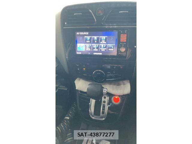 Nissan SERENA 2013-12 7252273-23