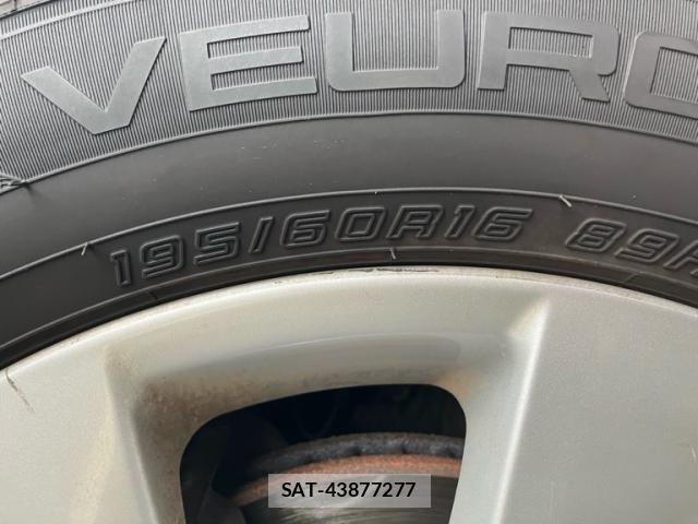 Nissan SERENA 2013-12 7252273-4