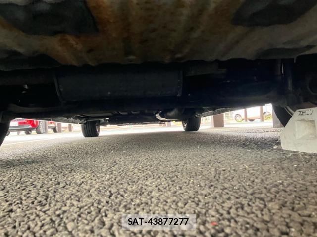 Nissan SERENA 2013-12 7252273-8