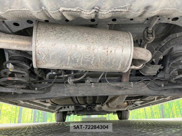 Nissan SERENA 2017-09 7252258-18