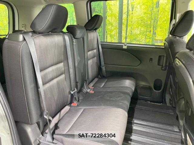 Nissan SERENA 2017-09 7252258-8