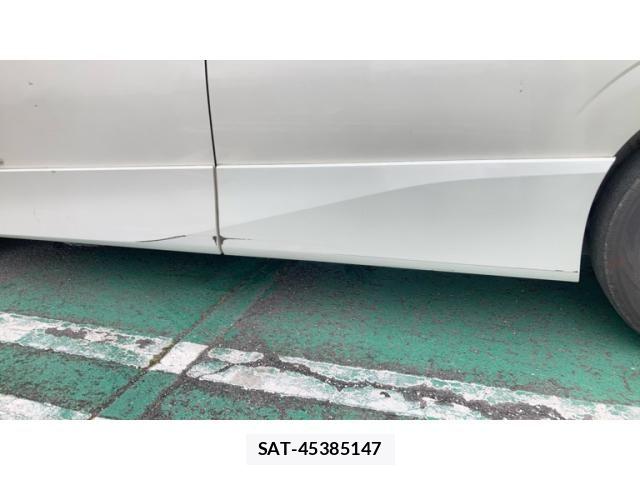 Nissan SERENA 2017-12 7252269-9