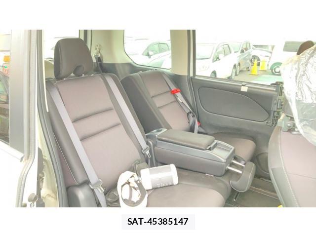 Nissan SERENA 2017-12 7252269-24