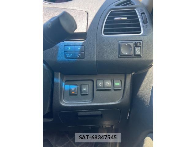 Nissan SERENA 2016-07 7252272-15