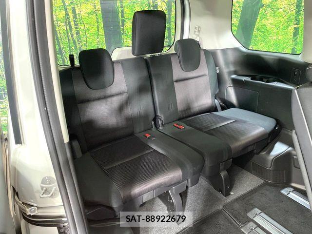 Nissan SERENA 2017-12 7252252-9