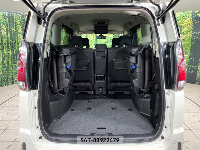 Nissan SERENA 2017-12 7252252-10