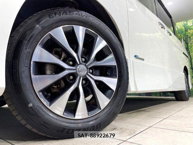 Nissan SERENA 2017-12 7252252-13