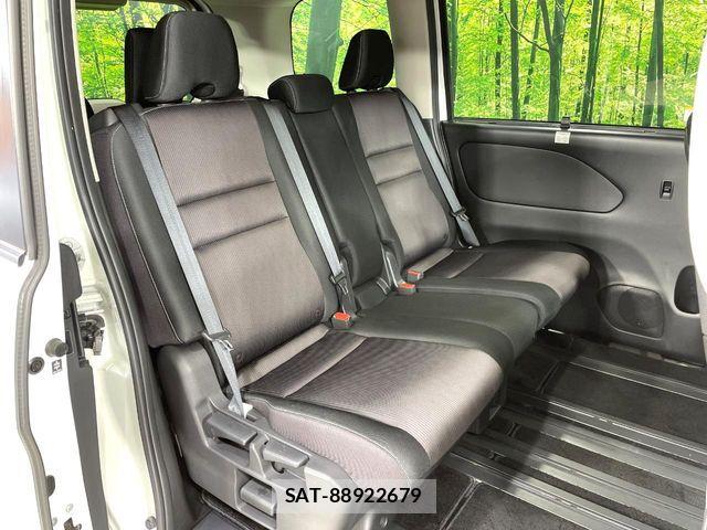 Nissan SERENA 2017-12 7252252-8