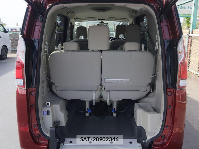 Nissan SERENA 2017-05 7272535-11