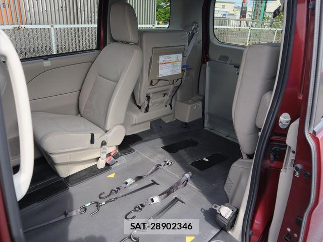 Nissan SERENA 2017-05 7272535-15