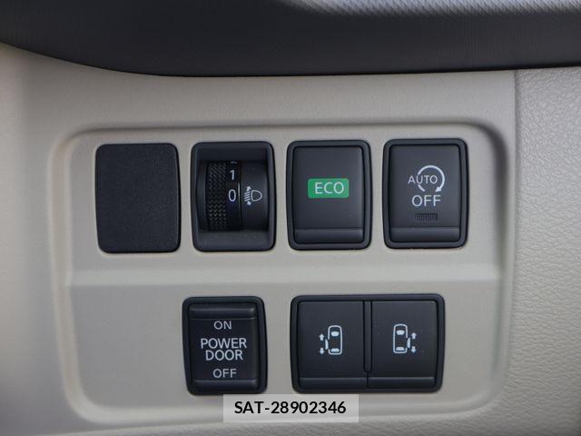 Nissan SERENA 2017-05 7272535-25