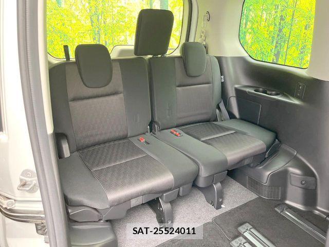 Nissan SERENA 2017-12 7272906-9