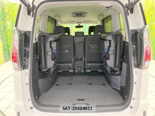 Nissan SERENA 2017-12 7272906-11