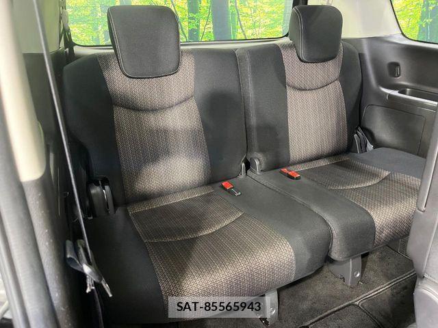 Nissan SERENA 2016-02 7272908-9