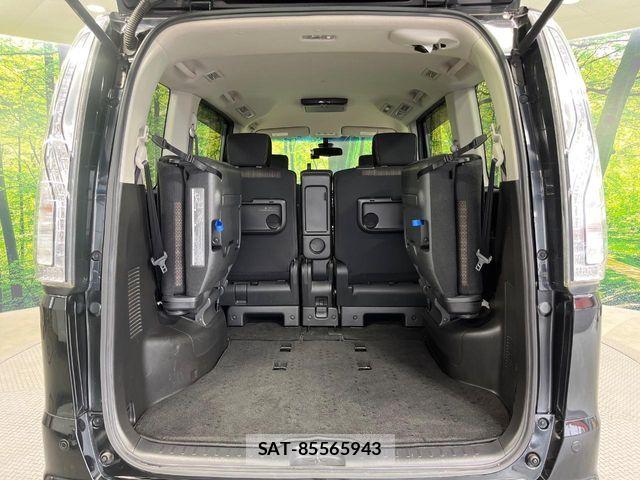Nissan SERENA 2016-02 7272908-10