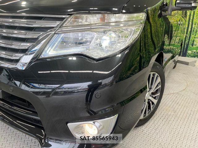 Nissan SERENA 2016-02 7272908-12