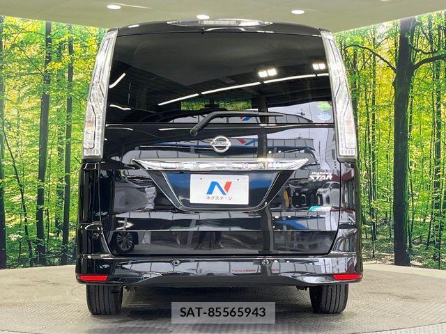 Nissan SERENA 2016-02 7272908-15