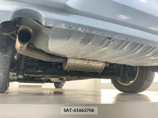 Nissan SERENA 2013-07 7272917-12