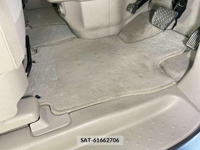Nissan SERENA 2013-07 7272917-19