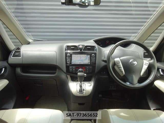 Nissan SERENA 2013-12 7272911-13