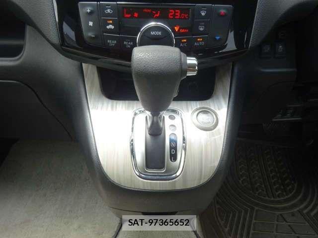 Nissan SERENA 2013-12 7272911-18