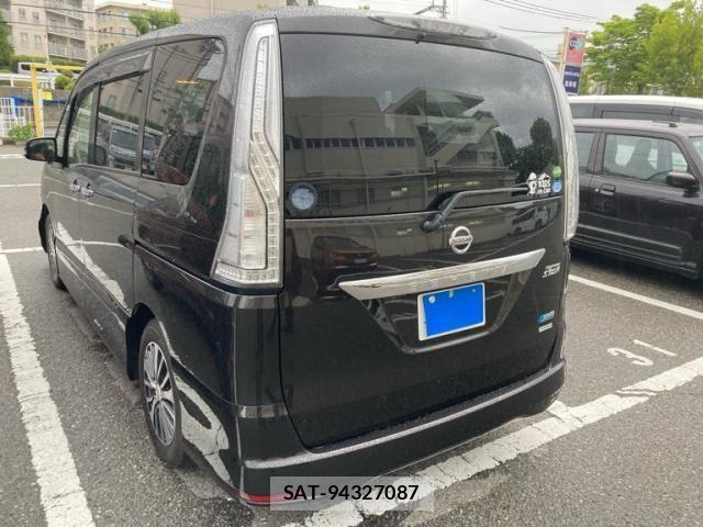 Nissan SERENA 2014-01 7272920-3