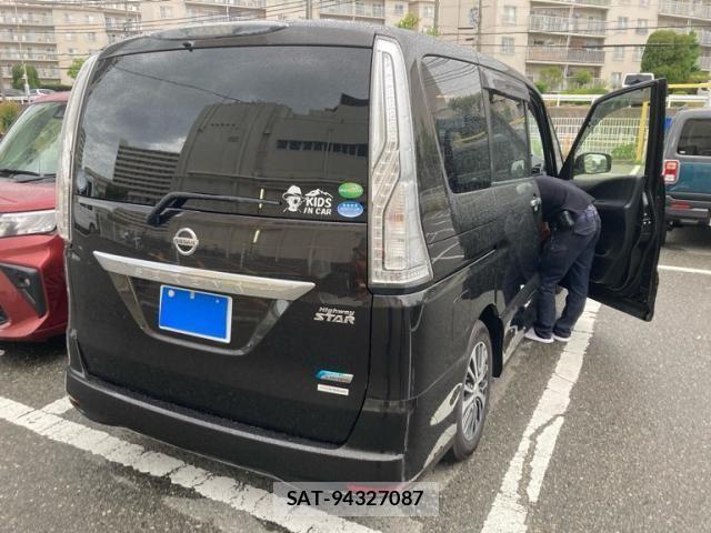 Nissan SERENA 2014-01 7272920-4