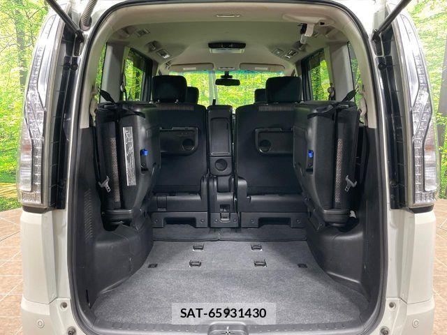 Nissan SERENA 2014-09 7272915-10