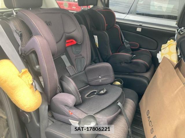 Nissan SERENA 2016-02 7272916-9