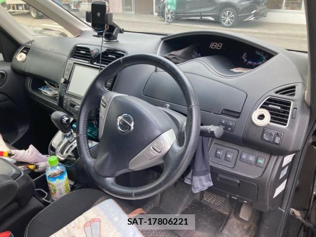 Nissan SERENA 2016-02 7272916-12