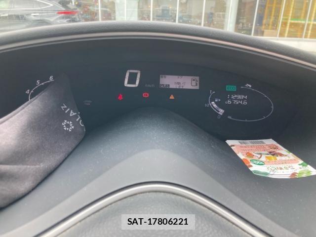 Nissan SERENA 2016-02 7272916-18
