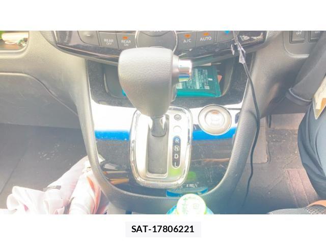 Nissan SERENA 2016-02 7272916-24