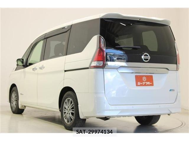 Nissan SERENA 2017-03 7272912-9