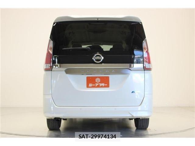 Nissan SERENA 2017-03 7272912-10
