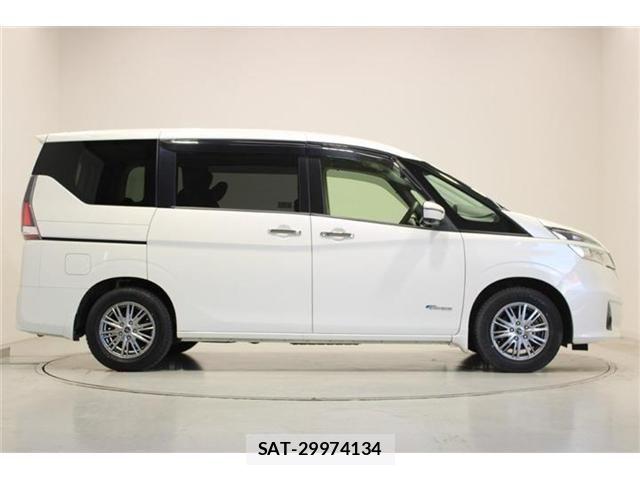 Nissan SERENA 2017-03 7272912-12