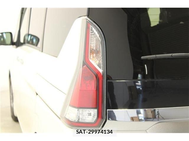 Nissan SERENA 2017-03 7272912-18