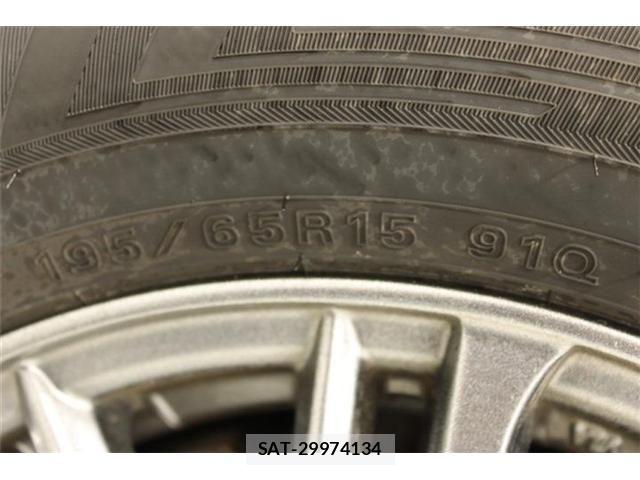 Nissan SERENA 2017-03 7272912-26