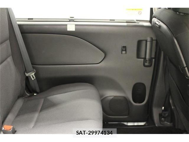 Nissan SERENA 2017-03 7272912-29