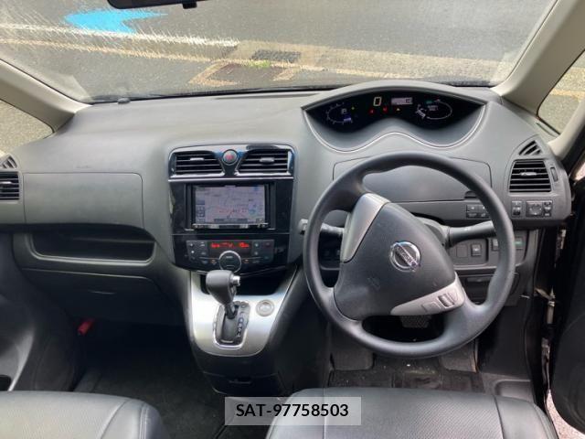 Nissan SERENA 2016-02 7272918-11