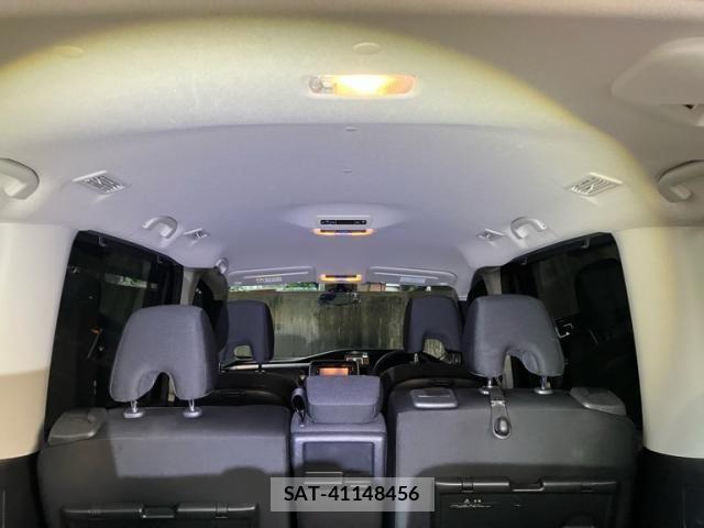 Nissan SERENA 2017-08 7272914-10