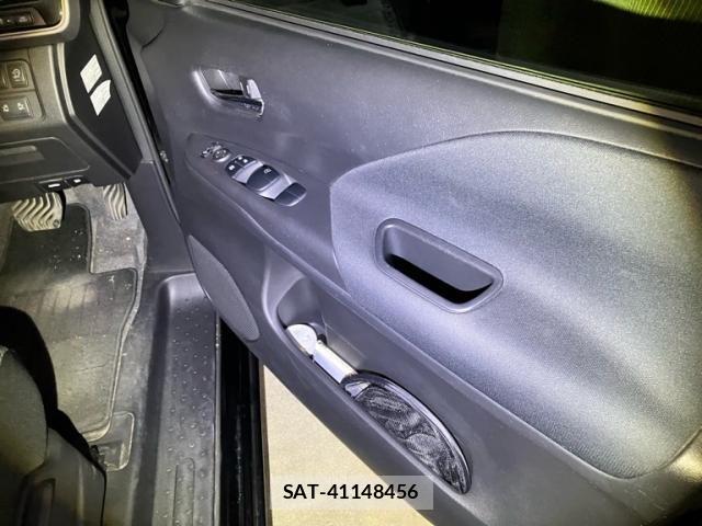 Nissan SERENA 2017-08 7272914-14