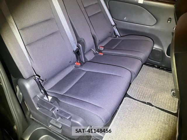 Nissan SERENA 2017-08 7272914-23
