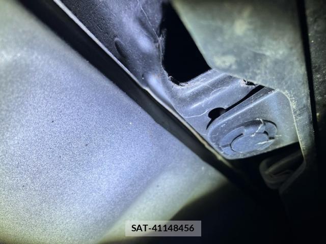 Nissan SERENA 2017-08 7272914-26