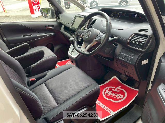 Nissan SERENA 2017-01 7272919-4
