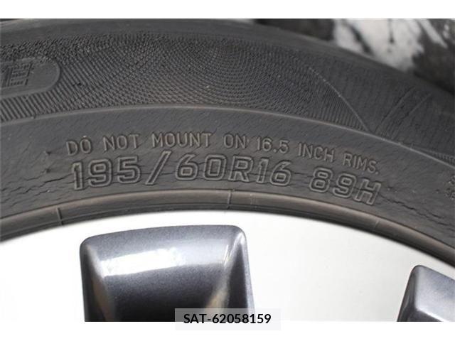 Nissan SERENA 2016-08 7272909-21