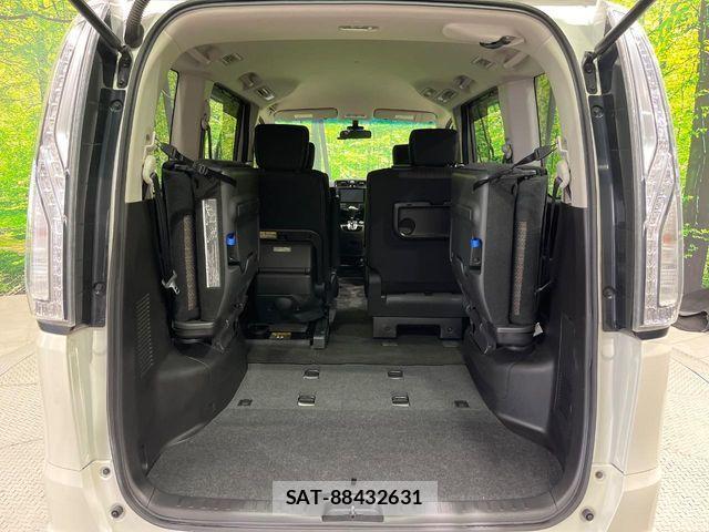 Nissan SERENA 2015-06 7330002-11