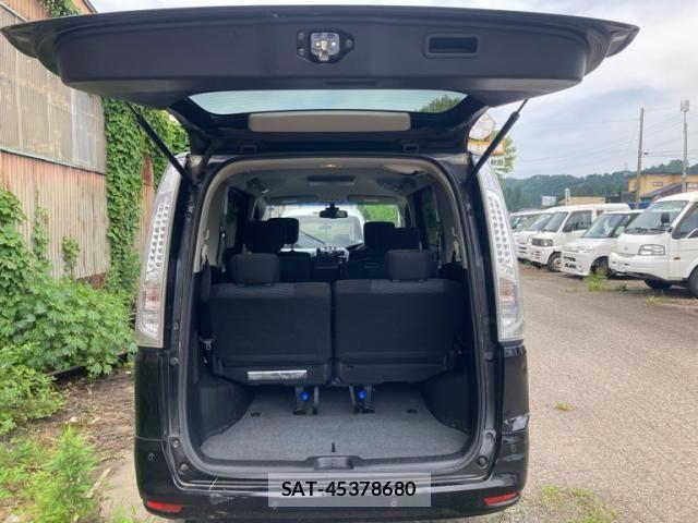 Nissan SERENA 2016-06 7330021-12