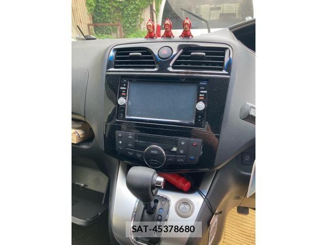 Nissan SERENA 2016-06 7330021-18