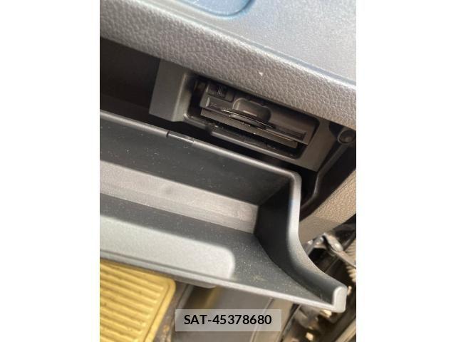 Nissan SERENA 2016-06 7330021-23