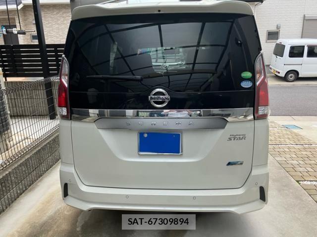 Nissan SERENA 2018-04 7329992-1